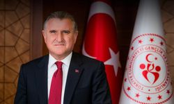 Bakan Bak: Gençlerimizin kariyer planlamalarına destek oluyoruz