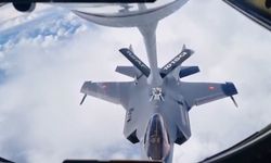 Danimarka'nın F-35 uçağına havada yakıt ikmali
