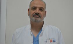 Kanser öyküsü olan hastanın kalbindeki kitle, göğüs kemiği kesilmeden kaburgadan çıkarıldı