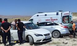 Kayseri'de otomobiller çarpıştı: 2 ölü, 9 yaralı