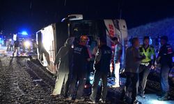 Kırıkkale'de yolcu otobüsü devrildi: 40 yaralı