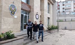 Kuyumcu dükkanında altın kolye hırsızlığı kamerada (2)