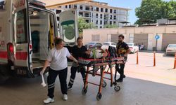 Lastiği patlayan cip şarampole düştü; 3 yaralı