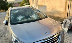 Malatya'da 2 şüpheli otomobile kurşun yağdırdı; o anlar kamerada