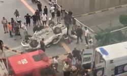 Otomobil, bariyerlere çarpıp devrildi: 2 ölü, 3 yaralı
