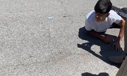 Otomobille bisikletli çocuklara çarpıp kaçtı; 3 yaralı