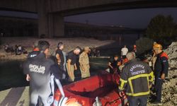 Piknik yaptıkları adacıkta su seviyesi yükselince mahsur kalan 32 kişi kurtarıldı