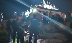 Sahil Güvenlik botu kayalıklara çarptı; 2 yaralı
