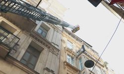 Taksim'de alışveriş merkezindeki lokantada çıkan yangın söndürüldü / Ek görüntüyle geniş haber