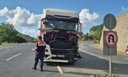 TIR ile çarpışan otomobildeki çift öldü