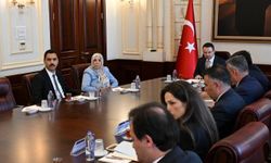 Bakan Gürlek, Muhsin Yazıcıoğlu'nun ailesini kabul etti (2)