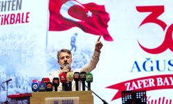 Bursa'da 30 Ağustos Zafer Bayramı kutlamaları Elif Buse Doğan konseriyle sona erdi