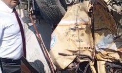Devrilen arazözde sıkışan sürücü, belediye başkanına 'kızdın mı' diye sordu
