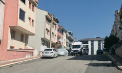 Evinin salonunda kanlar içinde ölü bulundu