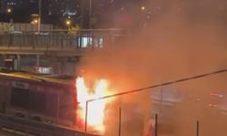Kağıthane'de metrobüste yangın -1