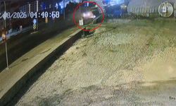 Kaza geçirenlere yardım için duran temizlik işçisi, ölenin oğlu olduğunu görünce yıkıldı