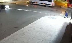 Minibüsün motosiklete çarptığı kaza kamerada