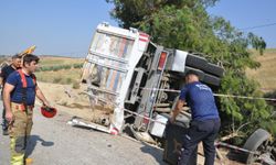 Yolcu otobüsü, kamyona arkadan çarptı: 1 ölü, 7 yaralı