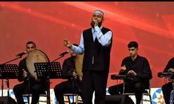 Celal Karatüre Raks Park'ta 40 Bin Öğrenci İle 'Kabe'de Hacılar' İlahisi Seslendirdi