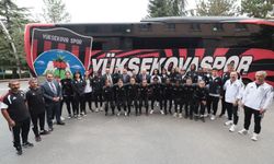 Bakan Güler, Yüksekova Spor Kadın Futbol Takımı sporcuları ile görüştü