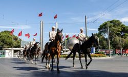 İzmir'de 9 Eylül kutlamaları 'Zafer Yürüyüşü' ile başladı / Ek fotoğraflar