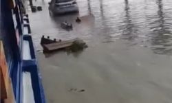 Sinop'ta sağanak sonrası yollar göle döndü