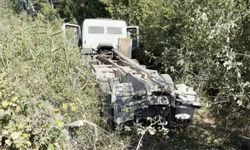 Tokat'ta kamyonun açılan damperi yaya üst geçidine çarptı: 1 yaralı