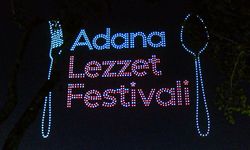 Adana Uluslararası Lezzet Festivali'nde 1000 dronla görsel şölen