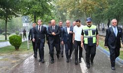 Batman Valisi, sağanak altında çivi çakma törenine katıldı
