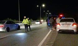 Çorum'da iki otomobil çarpıştı: 3 yaralı