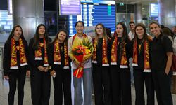 Göztepe'de Zhuang'a çiçekli karşılama