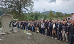 Oğlunu öldüren cinayet şüphelisinin annesi tarafından tabancayla vurulan kadın, toprağa verildi