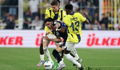 Beşiktaş Derbide Fenerbahçe'yi Devirdi, Taraftar İsyan Etti