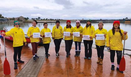 Kuzeyin Kraliçeleri, 8 Mart'ta Karadeniz'in buz gibi sularına kürek çekti