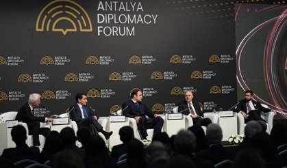 Akif Çağatay Kılıç’tan Antalya’da Kritik Zirve: Masada Ermenistan Var