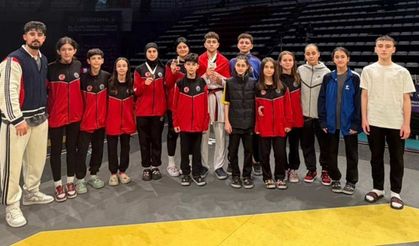 İlkadımlı Sporculardan 12 Madalya Gururu!