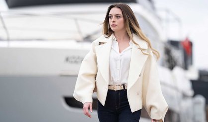 Delikanlı Dizisinde Hazan’ı Melis Sezen'in Elleri Neden Kırmızı?