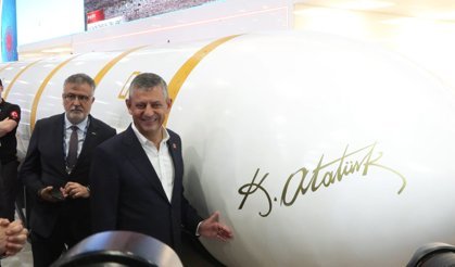 Özgür Özel, SAHA EXPO 2026'yı Ziyaret Etti