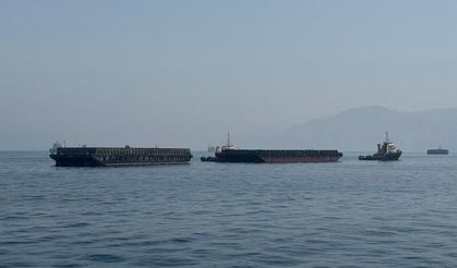 İran: Hürmüz Boğazı'nda iki gemi kaza yaptı