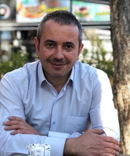 Karabük'te otomobil, refüjdeki ağaca çarpıp ters döndü: 1 ölü