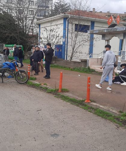 Otomobille çarpışan motosikletin sürücüsü yaralandı