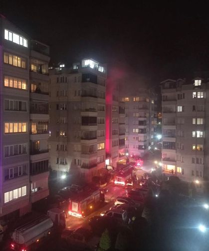 Evinde çıkan yangında ağır yaralandı