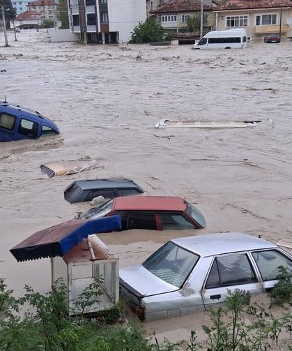 Karadeniz'de 'mayıs' alarmı; yüzde 60 artan yağışlara 'rahmet afete dönüşmesin' uyarısı