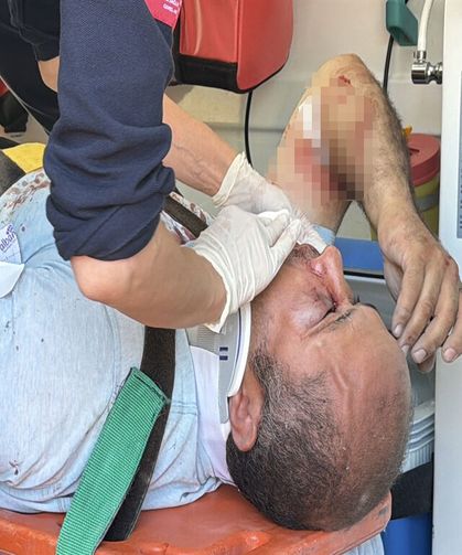 Otomobil ile motosiklet çarpıştı: 1'i ağır 4 yaralı