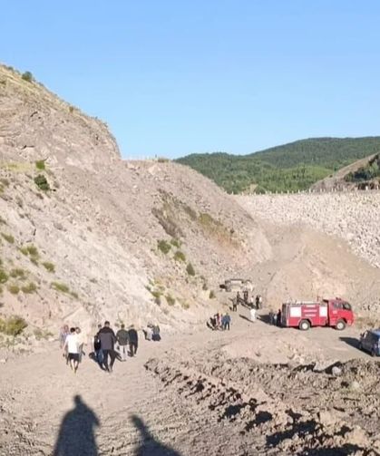 Otomobil dere yatağına yuvarlandı; 3 ölü, 3 yaralı