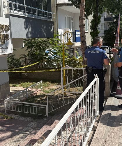 Balkondan düşüp hayatını kaybetti