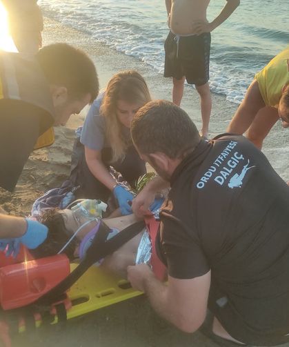 Ordu'da denizde boğulma tehlikesi geçiren 4 çocuk kurtarıldı