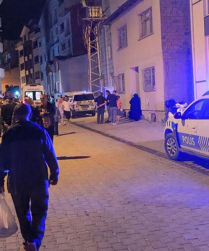 Tokat'ta 5 katlı binada yangın; 4 kişi dumandan etkilendi