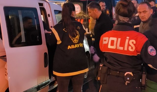 Düzce'de Fuhşa Aracılık Yaptıkları Öne Sürülen 5 Kişi Yakalandı