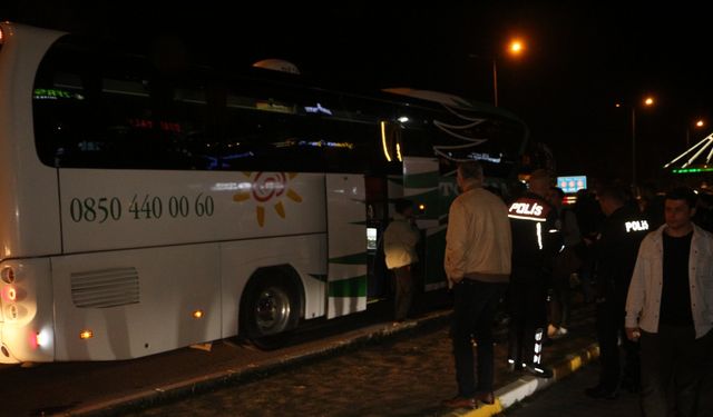 Tokat'ta Kırık Soda Şişesi İle Yolcu Otobüsünü Rehin Aldı